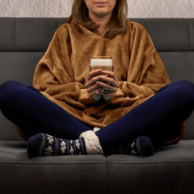 Bluzair - Hoodie Decke - Toffee