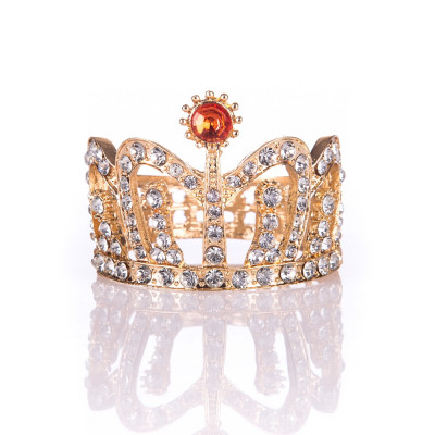 Crown for Mr. Winky (DE)