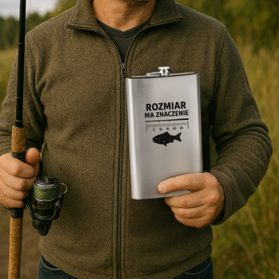 Gigantyczna Piersiówka dla Wędkarza - Rozmiar ma znaczenie