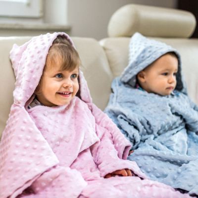 Baby Wrapi - Kuscheldecke mit Ärmeln - Blau