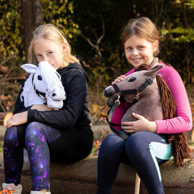 Hobby Horse Skippi - Koník na tyči - Bílý