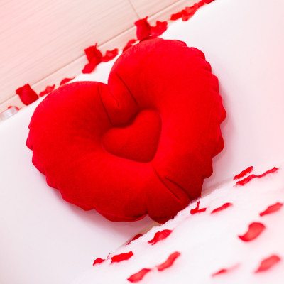 SPA Set mit Rosenblättern